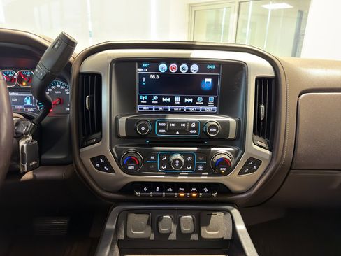 Used 2018 GMC Sierra 1500 SLT AWD/4WD image 15