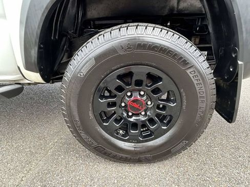 Used 2017 Toyota Tacoma TRD Pro AWD/4WD image 9