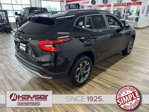 Used 2024 Chevrolet Trax LT image 5