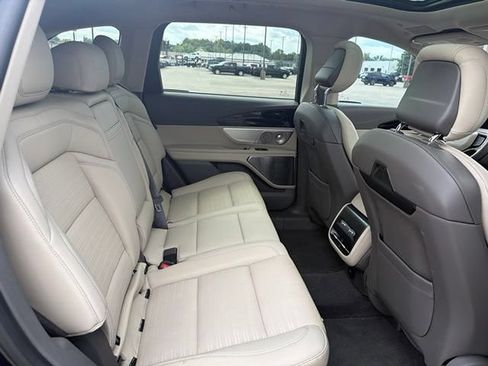 Used 2025 Lincoln Nautilus Reserve AWD/4WD image 13