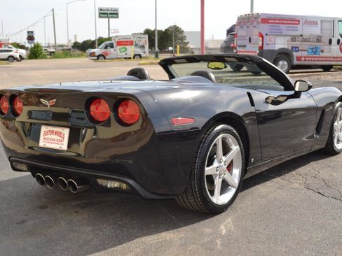 Used 2006 Chevrolet Corvette Convertible w/ Preferred Equipment Group RWD image 9