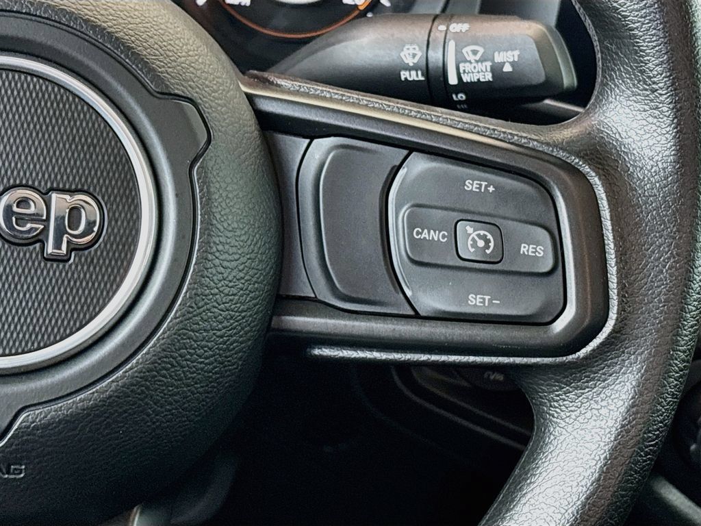 Used 2025 Jeep Gladiator Sport AWD/4WD image 12