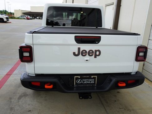 Used 2025 Jeep Gladiator Mojave w/ Convenience Group image 6