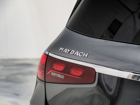 Used 2024 Mercedes-Benz Maybach GLS 600 4MATIC image 18