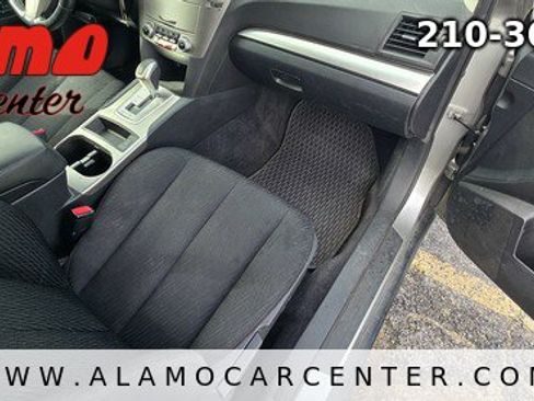 Used 2011 Subaru Outback 2.5i Premium AWD/4WD image 16