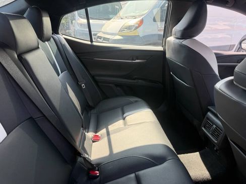 Used 2025 Toyota Camry SE FWD image 13
