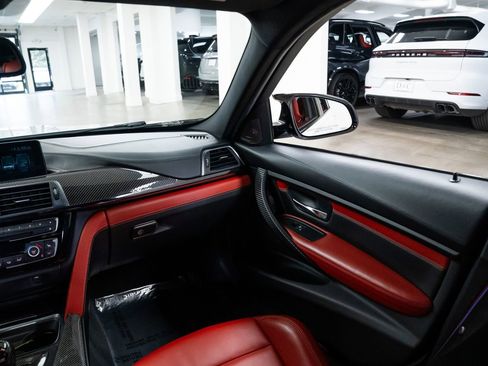 Used 2017 BMW M3 RWD image 16