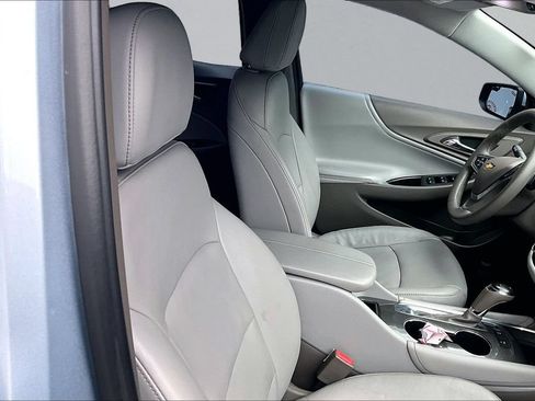 Used 2017 Chevrolet Malibu LT w/ Leather Package FWD image 30