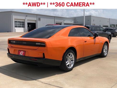Used 2025 Dodge Charger R/T w/ Sun & Sound Package image 9
