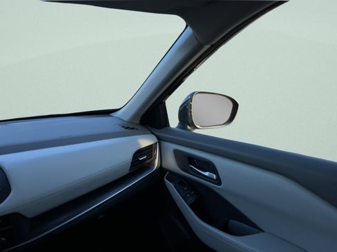 Used 2025 Nissan Rogue SV image 29