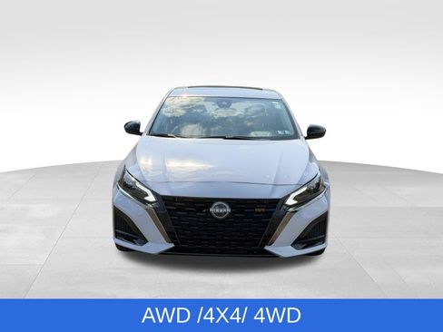Used 2023 Nissan Altima 2.5 SR w/ SR Premium Package AWD/4WD image 12
