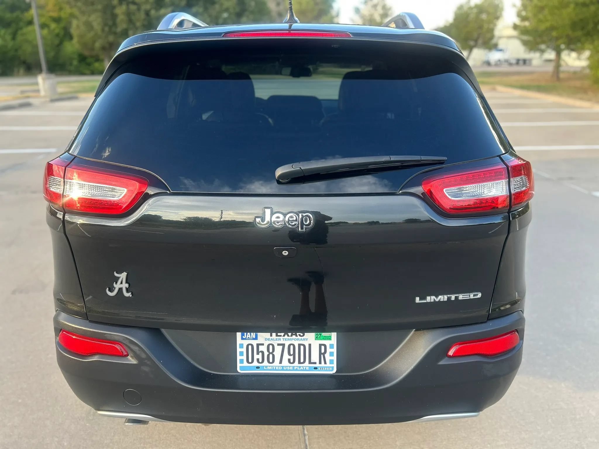 Used 2015 Jeep Cherokee Limited FWD image 7