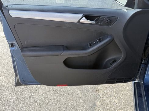 Used 2015 Volkswagen Jetta SE image 10