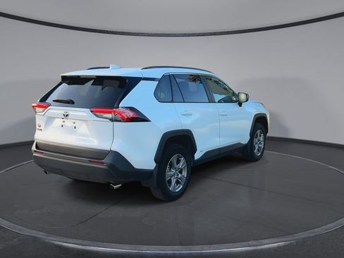 Used 2024 Toyota RAV4 LE AWD/4WD image 8