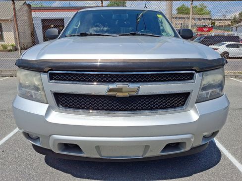 Used 2010 Chevrolet Tahoe LS w/ Convenience Package AWD/4WD image 2