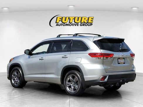 Used 2018 Toyota Highlander Limited Platinum AWD/4WD image 7
