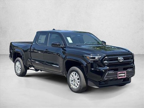 Used 2025 Toyota Tacoma SR5 image 7