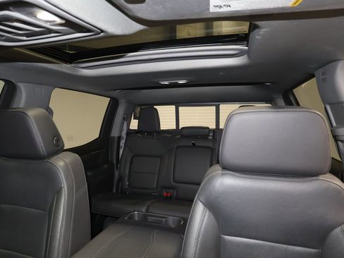 Used 2024 GMC Sierra 1500 SLT w/ SLT Premium Plus Package image 18