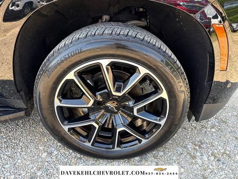 Used 2025 Chevrolet Suburban RST w/ Comfort Package AWD/4WD image 39