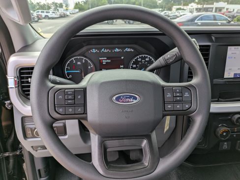Used 2025 Ford F250 XL w/ XL Chrome Package RWD image 15