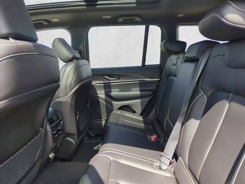 New 2025 Jeep Grand Cherokee Limited w/ Black Appearance Package RWD image 17