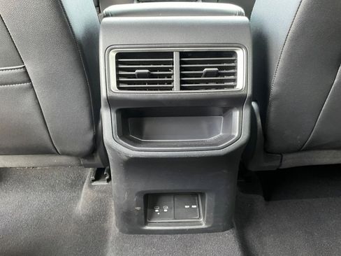 Used 2025 Volkswagen Atlas Cross Sport SE image 24