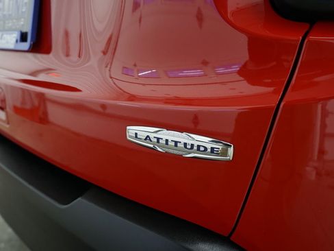 Used 2018 Jeep Renegade Latitude image 14