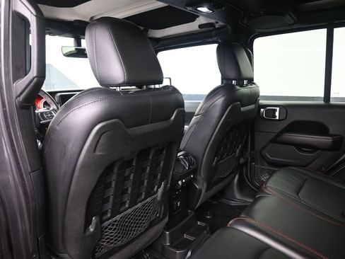 Used 2018 Jeep Wrangler Unlimited Rubicon AWD/4WD image 2