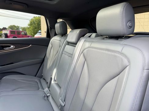 Used 2019 Lincoln Nautilus Reserve image 36