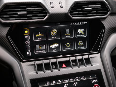 Used 2023 Lamborghini Urus Performante AWD/4WD image 23