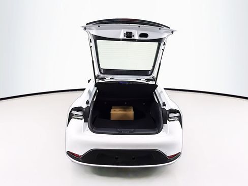 New 2026 Toyota Prius Plug-In Hybrid FWD image 25