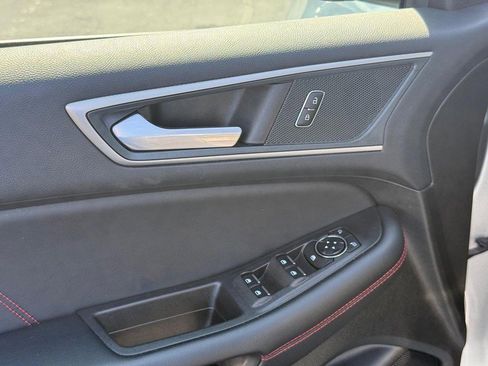 Certified 2024 Ford Edge ST-Line image 18