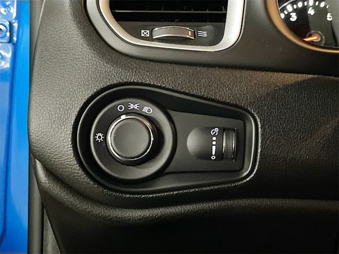 Used 2020 Jeep Renegade Sport image 10