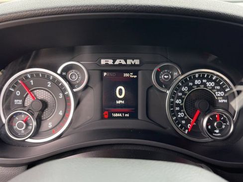 Used 2024 RAM 2500 Tradesman w/ Chrome Appearance Group AWD/4WD image 22