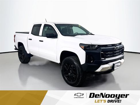 Used 2024 Chevrolet Colorado W/T w/ WT Convenience Package II image 1