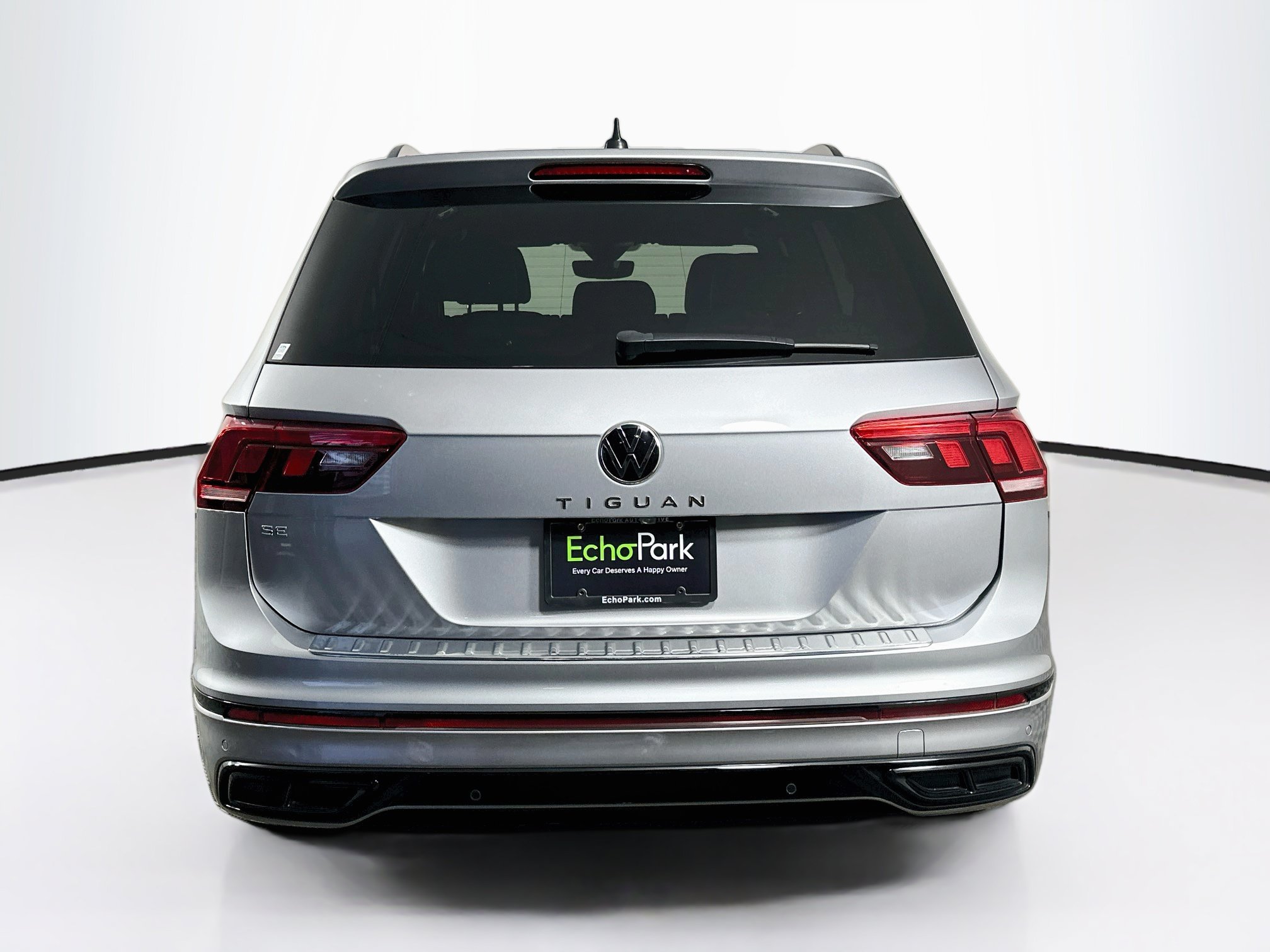 Used 2023 Volkswagen Tiguan SE R-Line FWD image 7