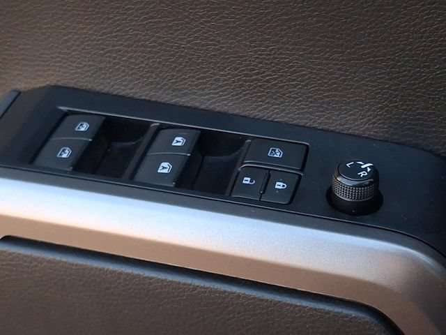 Used 2023 Toyota Tacoma SR5 w/ Technology Package AWD/4WD image 21