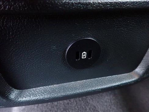 Used 2024 Ford Edge SEL image 11