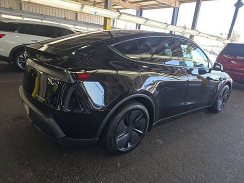 Used 2026 Tesla Model Y AWD image 3