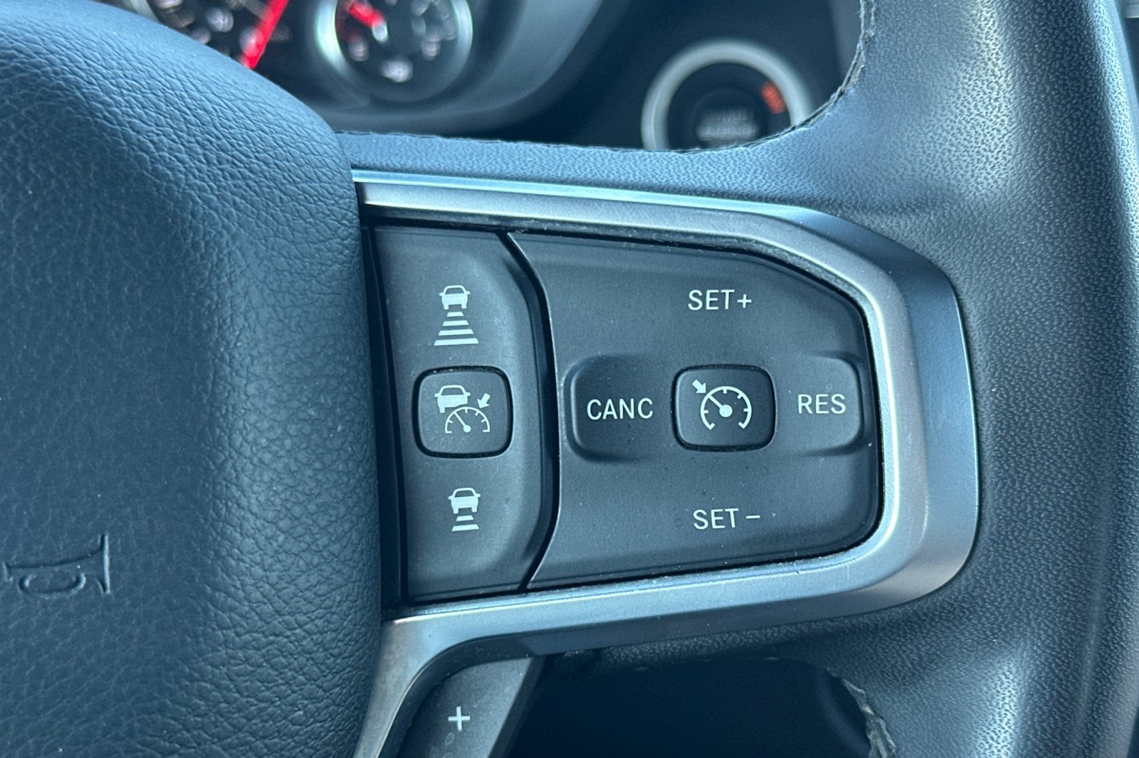 Used 2025 RAM 1500 Big Horn AWD/4WD image 35