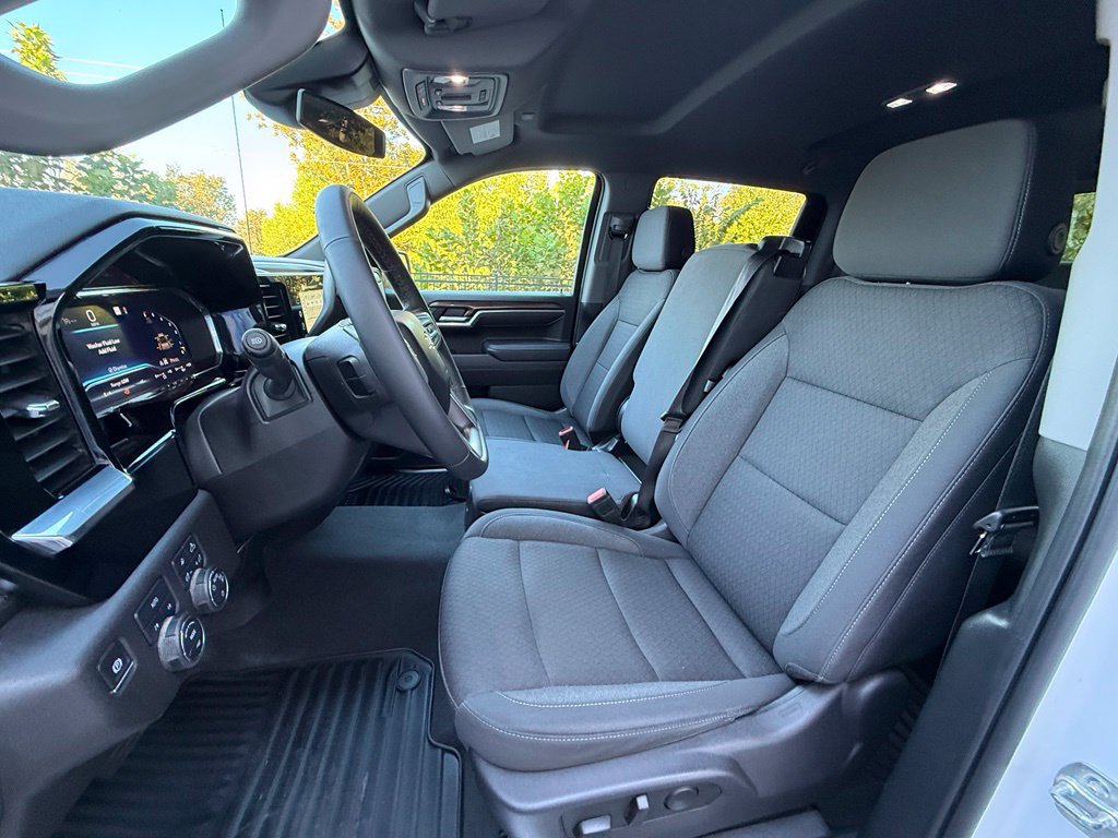 Used 2025 Chevrolet Silverado 1500 LT w/ Safety Package AWD/4WD image 24