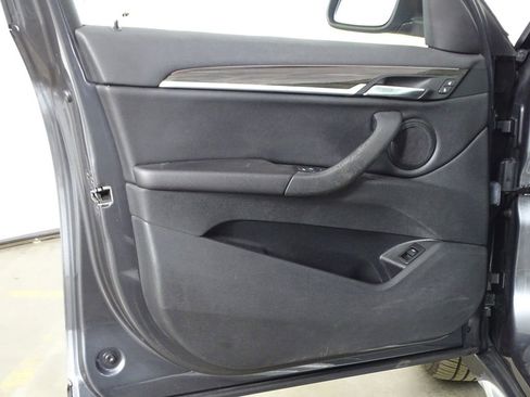 Used 2017 BMW X1 xDrive28i image 17