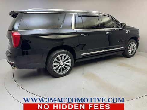 Used 2022 GMC Yukon XL Denali w/ Denali Premium Package image 5