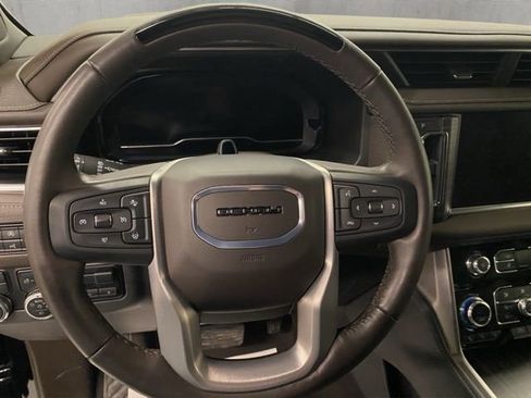 Used 2024 GMC Yukon XL Denali w/ Advanced Technology Package AWD/4WD image 17