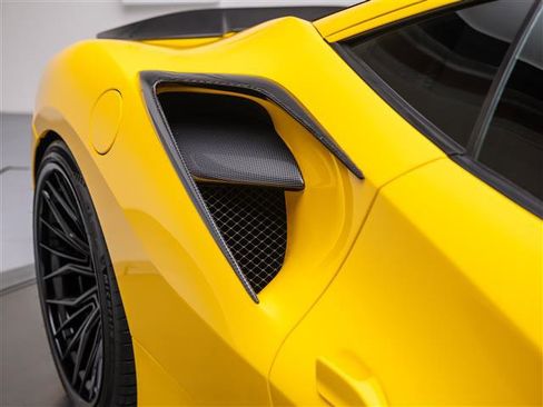 Used 2018 Ferrari 488 GTB RWD image 15