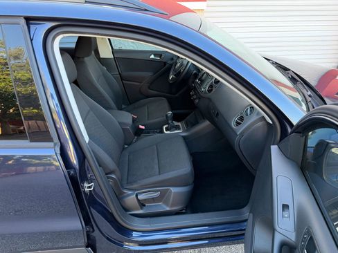Used 2015 Volkswagen Tiguan S FWD image 21