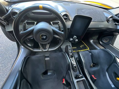 Used 2019 McLaren Senna RWD image 6
