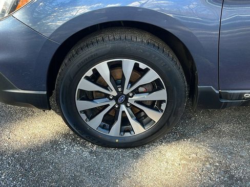 Used 2017 Subaru Outback 2.5i Limited image 9
