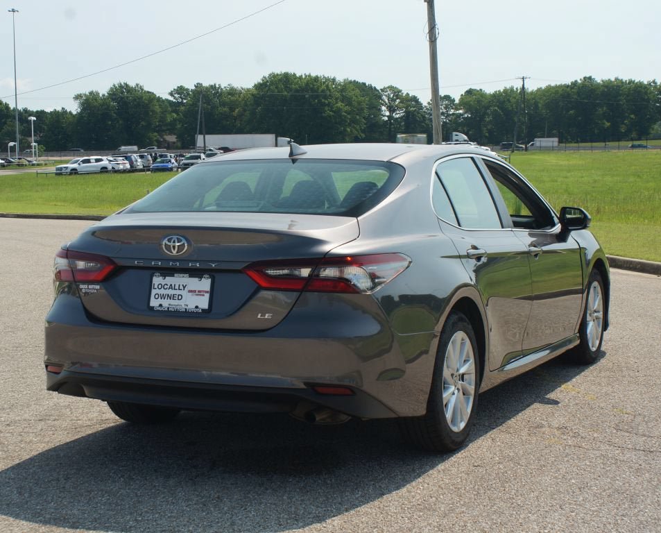 Used 2024 Toyota Camry LE FWD image 17