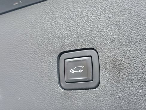 Certified 2021 Chevrolet Traverse Premier w/ Redline Edition AWD/4WD image 9